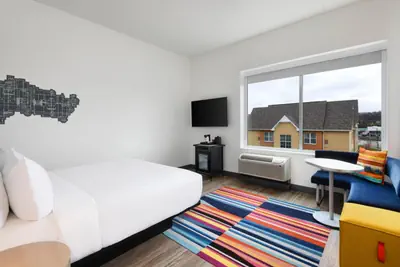 Photo 5 - Aloft by Marriott Cincinnati West Chester