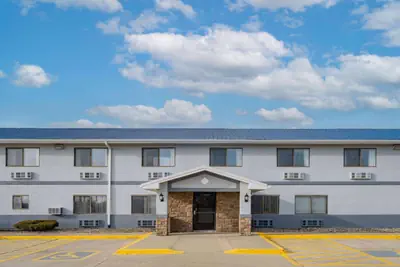 Photo 4 - Super 8 by Wyndham Danville