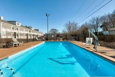 Photo 3 - Baymont by Wyndham Prattville - Montgomery