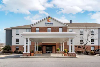 Photo 2 - Comfort Inn & Suites Lexington South