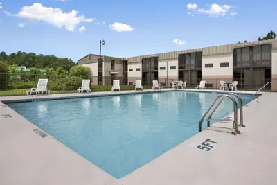 Photo 3 - Days Inn by Wyndham Fayetteville-South/I-95 Exit 49