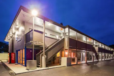 Photo 5 - SureStay Hotel by Best Western Findlay