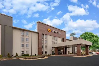 Photo 3 - La Quinta by Wyndham Jonesboro