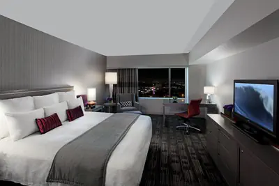Photo 4 - Loews Hollywood Hotel
