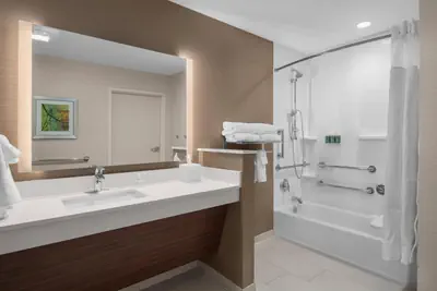 Photo 5 - Fairfield Inn & Suites by Marriott Memphis Marion, AR