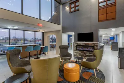 Photo 2 - Best Western Plus St. Louis West-Westport
