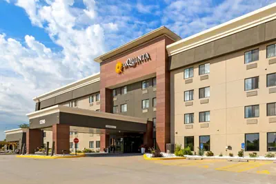 Photo 3 - La Quinta by Wyndham Des Moines West Clive
