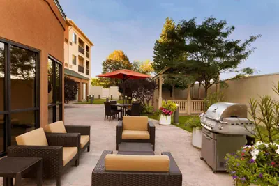 Photo 4 - Courtyard by Marriott Peoria