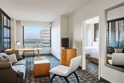 Photo 5 - Renaissance Chicago O'Hare Suites Hotel