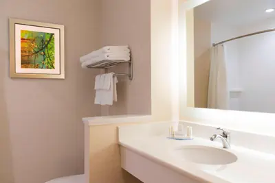 Photo 2 - Fairfield Inn & Suites by Marriott Medina
