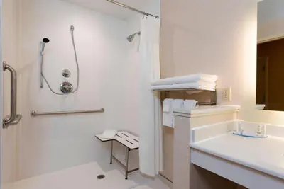 Photo 3 - Fairfield Inn & Suites by Marriott Medina