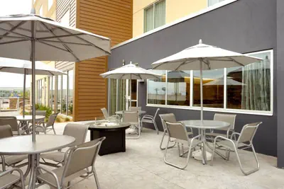 Photo 5 - Fairfield Inn & Suites by Marriott Springfield North
