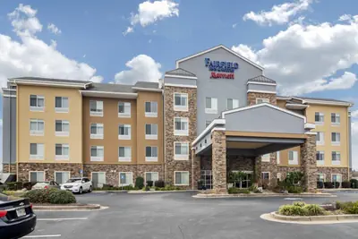 Photo 3 - Fairfield Inn & Suites by Marriott Commerce