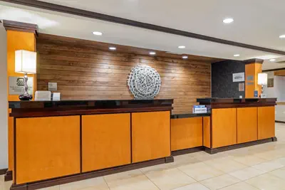 Photo 4 - Fairfield Inn & Suites by Marriott Commerce