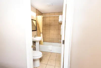 Photo 4 - Oxford Inn