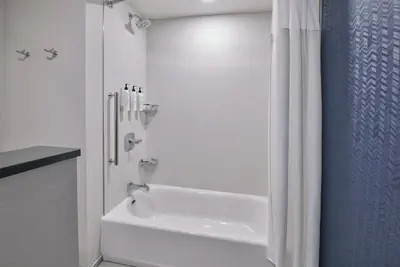 Photo 3 - Fairfield Inn & Suites by Marriott Chicago O'Hare