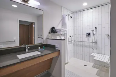 Photo 2 - Fairfield Inn & Suites by Marriott Chicago O'Hare