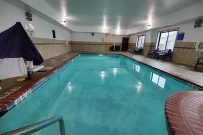 Photo 3 - Holiday Inn Express- Waterloo/Cedar Falls by IHG