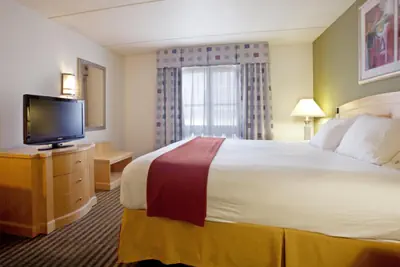 Photo 2 - Holiday Inn Express Hotel & Suites Mooresville - Lake Norman by IHG