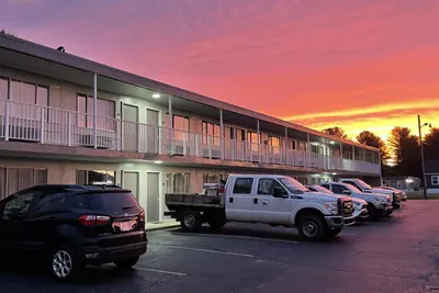 Photo 5 - Lake Logan Inn