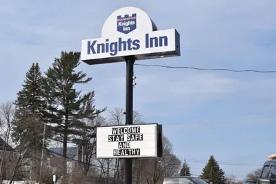 Photo 3 - Knights Inn Oswego East