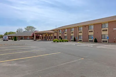 Photo 2 - Comfort Inn Mount Vernon Downtown