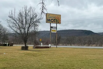 Photo 4 - Sunrise Motel