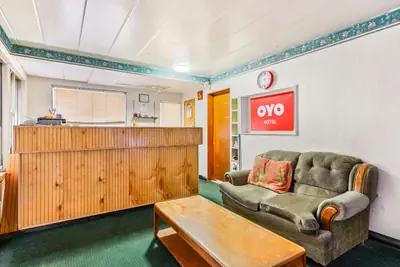 Photo 5 - OYO Hotel Downtown Peoria I-74