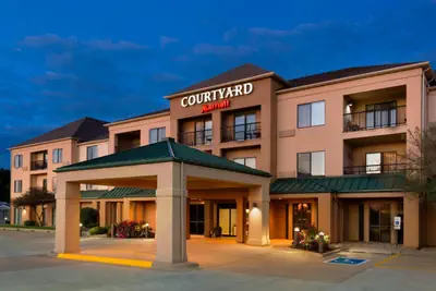 Photo 2 - Courtyard by Marriott Bloomington Normal