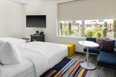 Photo 5 - Aloft by Marriott Glendale at Westgate