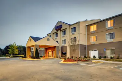 Photo 2 - Fairfield Inn and Suites by Marriott Atlanta Suwanee