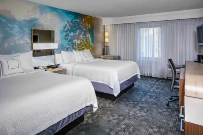 Photo 4 - Courtyard by Marriott Cleveland Westlake