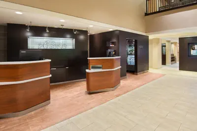 Photo 3 - Courtyard by Marriott Springfield Airport