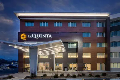Photo 3 - La Quinta by Wyndham Chicago O'Hare Airport
