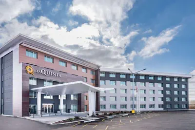 Photo 2 - La Quinta by Wyndham Chicago O'Hare Airport