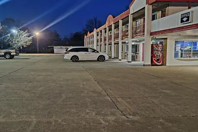Photo 2 - Americas Best Value Inn Vandalia
