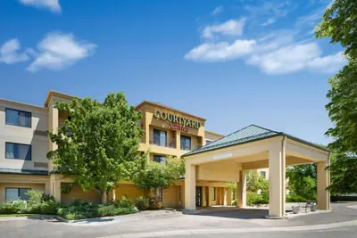 Photo 2 - Courtyard Boulder Longmont
