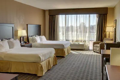 Photo 3 - Holiday Inn Express Hotel & Suites Texarkana East by IHG