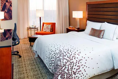 Photo 2 - Renaissance St. Louis Airport Hotel