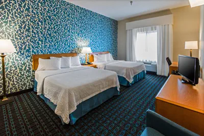 Photo 4 - Fairfield Inn & Suites Toledo North