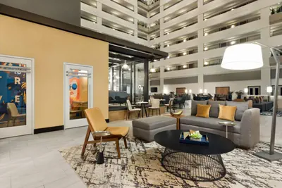 Photo 4 - Sheraton Suites Chicago O'Hare