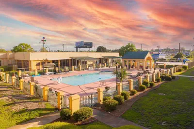 Photo 4 - Quality Inn Richmond Hill - Savannah I-95