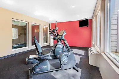 Photo 3 - Ramada by Wyndham Hendersonville