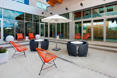 Photo 4 - Aloft by Marriott Cleveland Airport