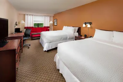 Photo 2 - DoubleTree by Hilton Manhattan, KS
