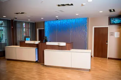 Photo 2 - Fairfield Inn & Suites by Marriott Cincinnati Uptown/University Area