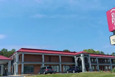 Photo 2 - Red Roof Inn & Suites Scottsboro