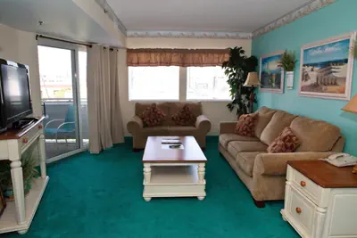 Photo 4 - Watson's Regency Suites