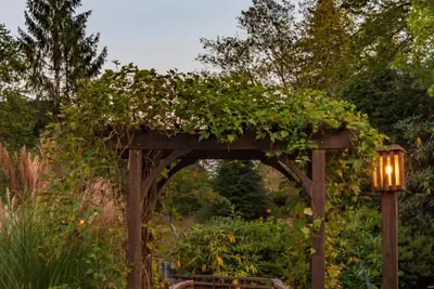 Photo 2 - Azalea Garden Inn