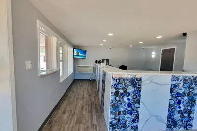 Photo 4 - Budget Inn & Suites